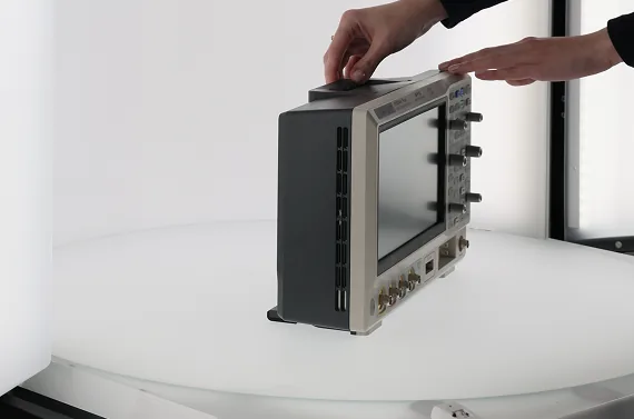 Prato giratório motorizado com balança integrada no Alphashot XL G2